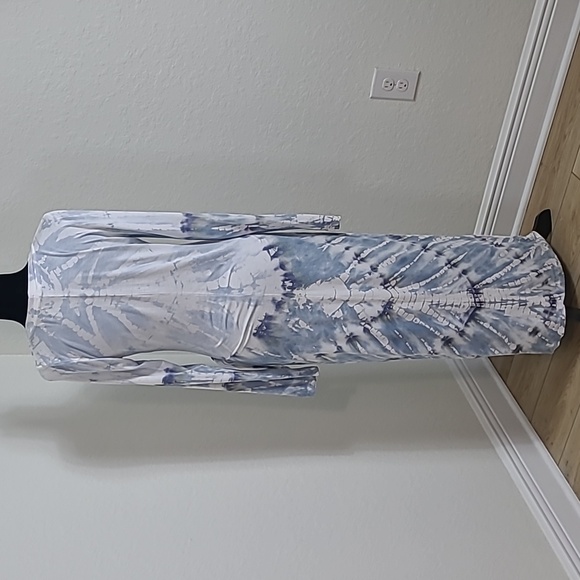 Young Fabulous & Broke Blue and White Yie Dye Dress Size Large - Picture 9 of 10